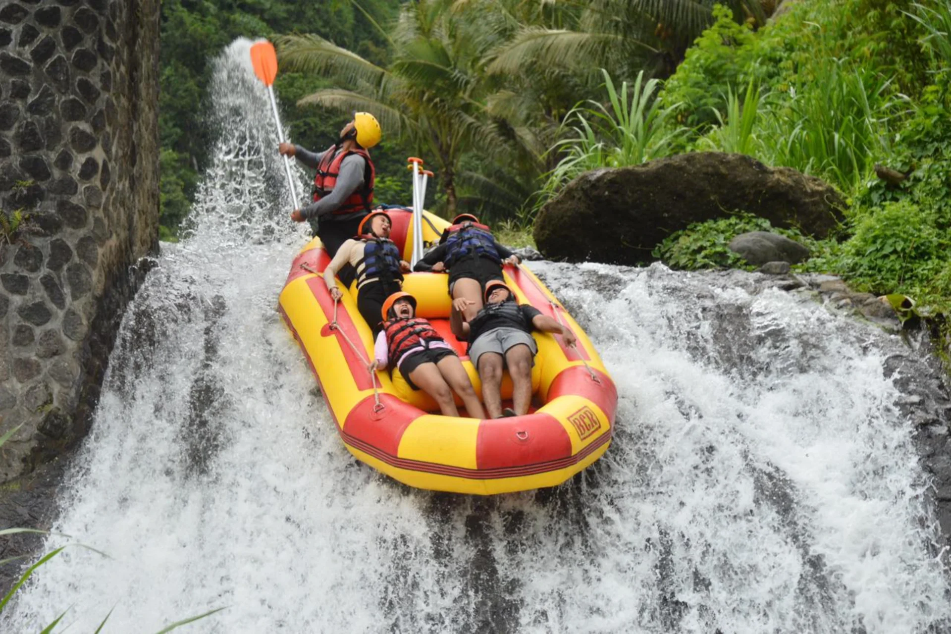rafting telaga waja 1